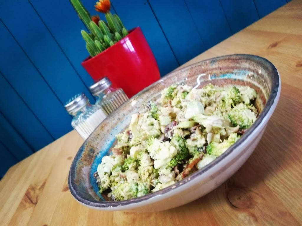 Latin Table | restaurant | 1028 Notre Dame St, Embrun, ON K0A 1W0, Canada | 6134432542 OR +1 613-443-2542