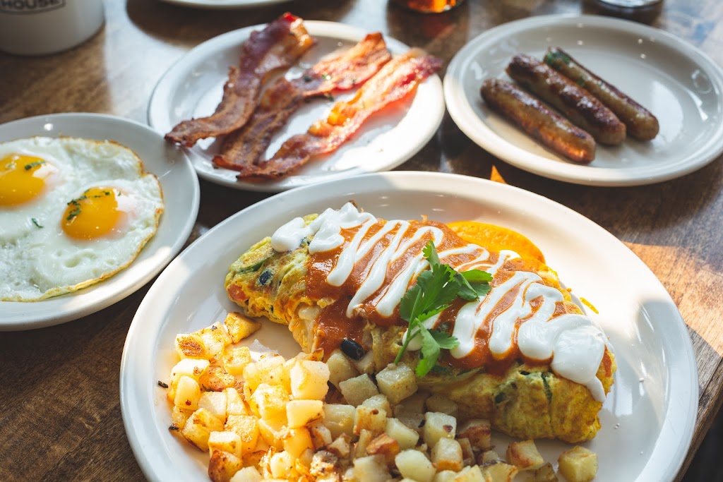 Breakfast House & Coffee Bar | restaurant | 3928 N Sheridan Rd, Chicago, IL 60613, USA | 7733608585 OR +1 773-360-8585
