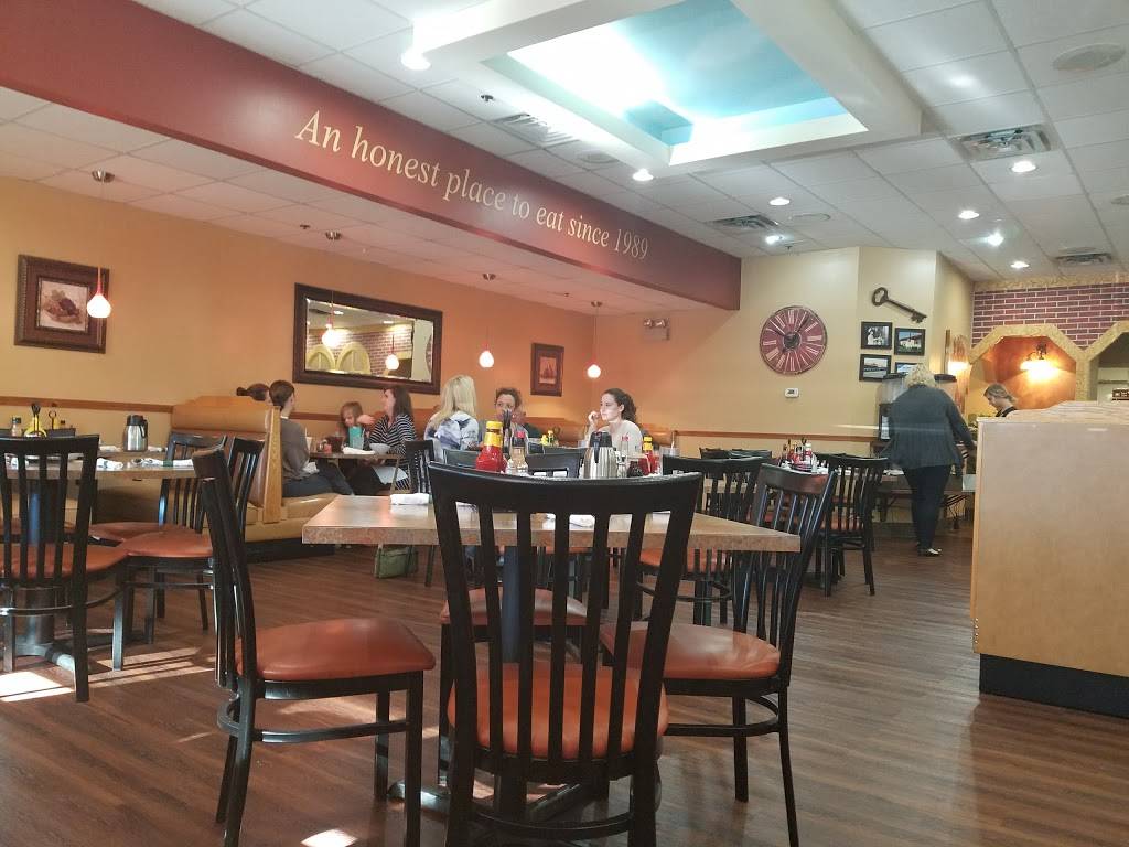 Lincoln Square Pancake House Geist | restaurant | 8150 Oaklandon Rd #109, Indianapolis, IN 46236, USA | 3178235373 OR +1 317-823-5373