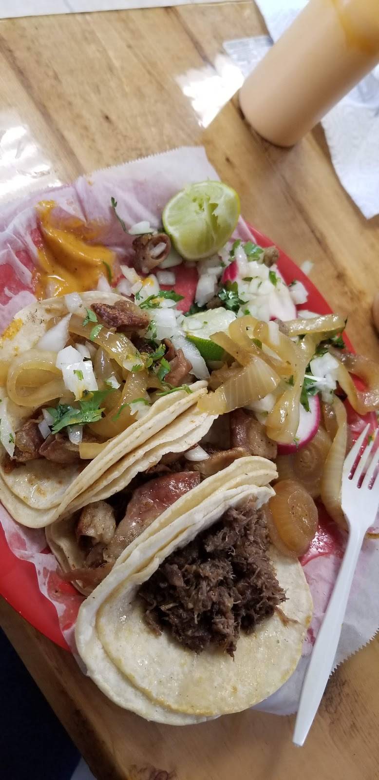 Fitos Tacos De Cabeza | restaurant | 2950 W Davis St, Dallas, TX 75211, USA | 9726856780 OR +1 972-685-6780