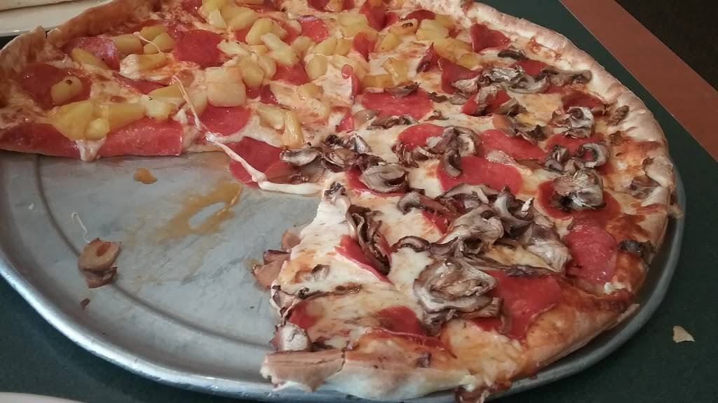 Round Table Pizza | meal delivery | 2408 W Victory Blvd, Burbank, CA 91506, USA | 8188457613 OR +1 818-845-7613