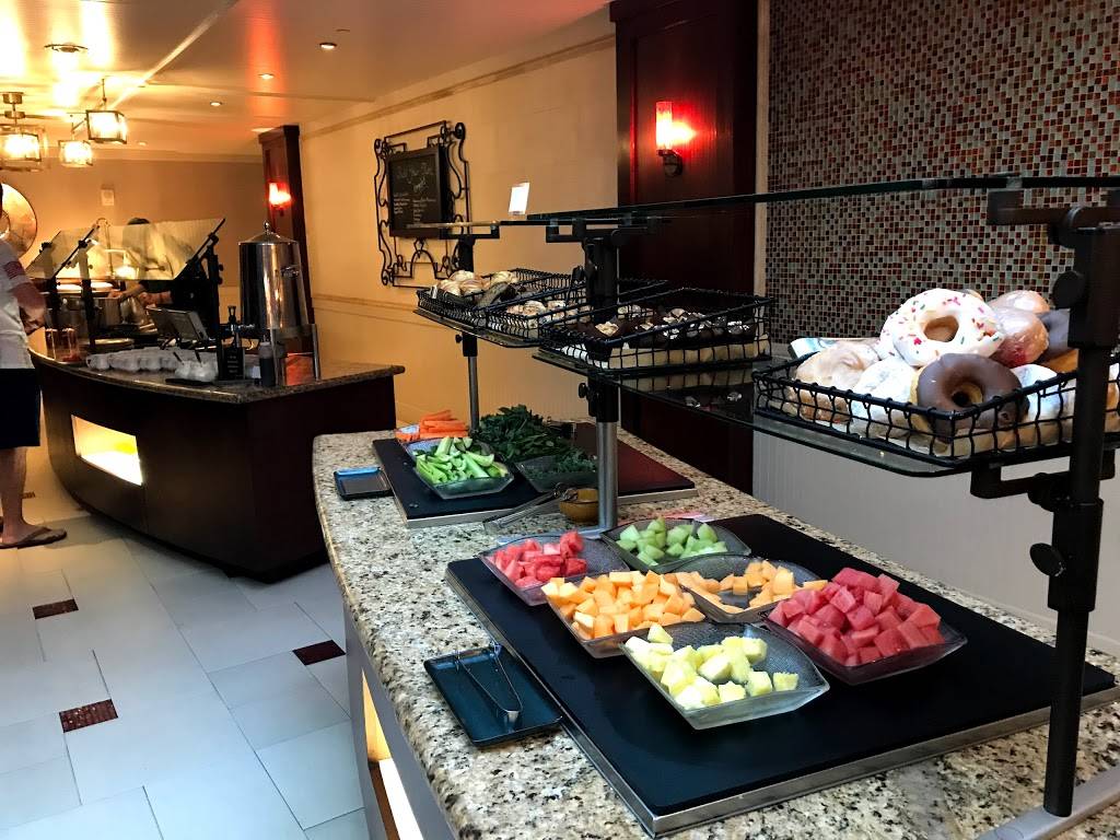 Tradewinds Restaurant | restaurant | 6677 Sea Harbor Dr, Orlando, FL 32821, USA | 4073515555 OR +1 407-351-5555