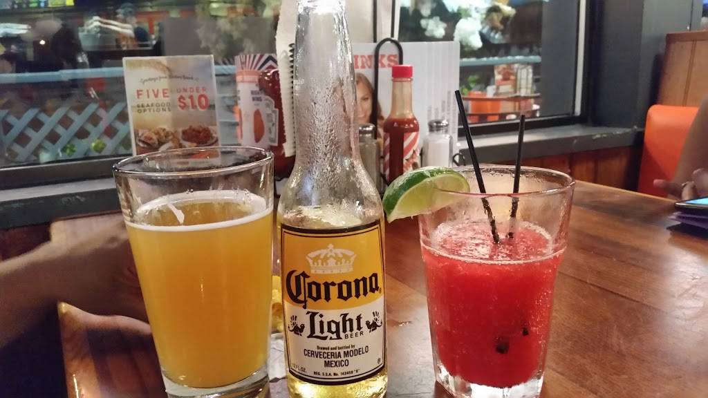 Hooters | meal takeaway | 3901 N Kings Hwy, Myrtle Beach, SC 29577, USA | 8436263467 OR +1 843-626-3467