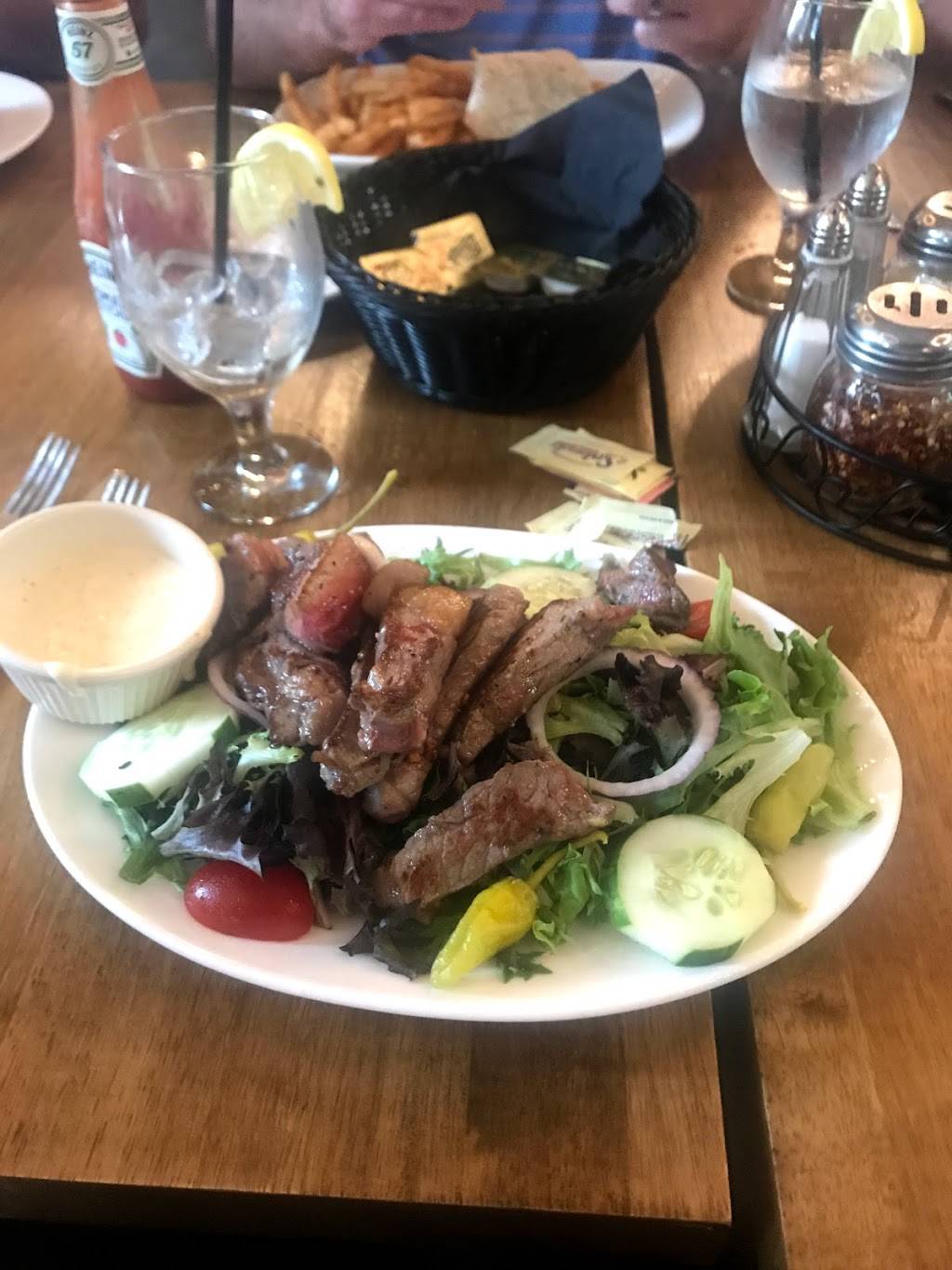 The Station Restaurant Bar | restaurant | 195 Water St, Naugatuck, CT 06770, USA | 2037146611 OR +1 203-714-6611