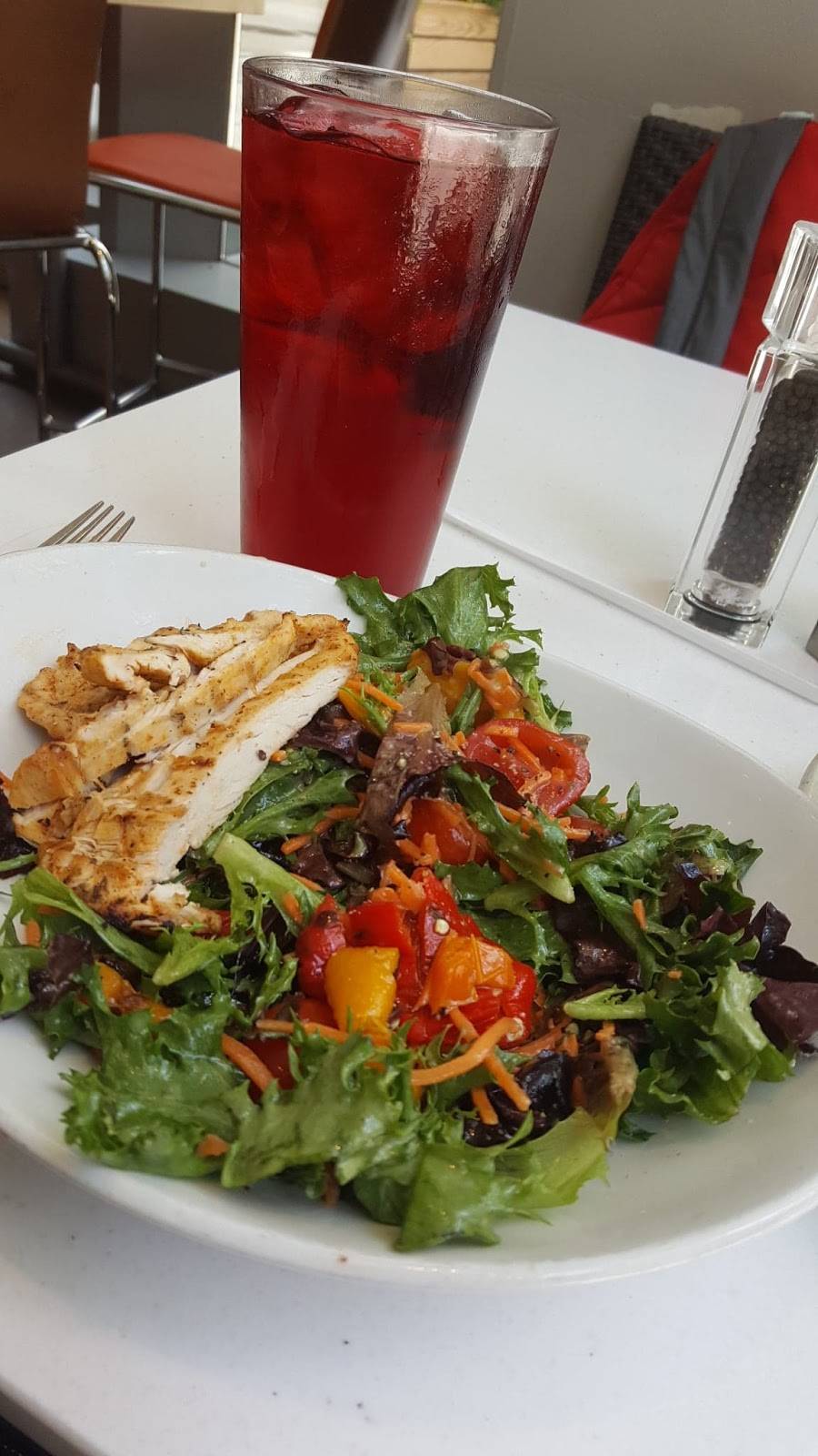 LYFE Kitchen | cafe | 270 E Ontario St, Chicago, IL 60611, USA | 3129331035 OR +1 312-933-1035