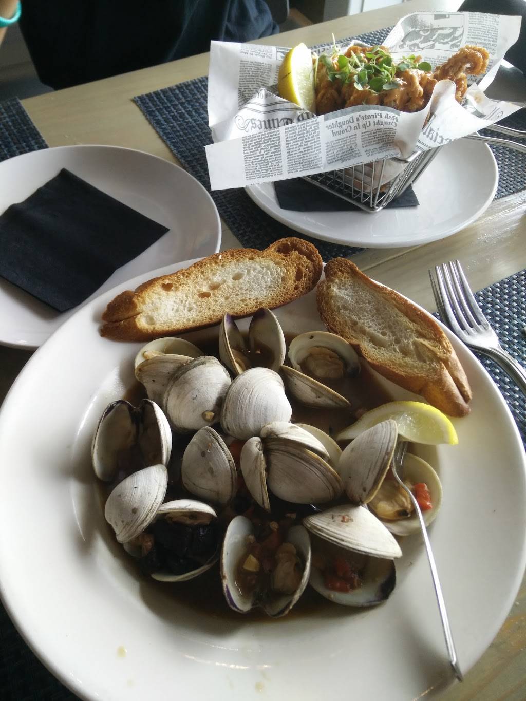 Hooked | restaurant | 8003 Coastal Hwy, Ocean City, MD 21842, USA | 4107234665 OR +1 410-723-4665