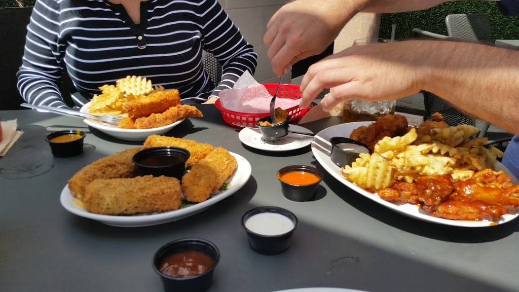 Pluckers Wing Bar | restaurant | 7101 W, TX-71 Ste E19, Austin, TX 78735, USA | 7372019464 OR +1 737-201-9464