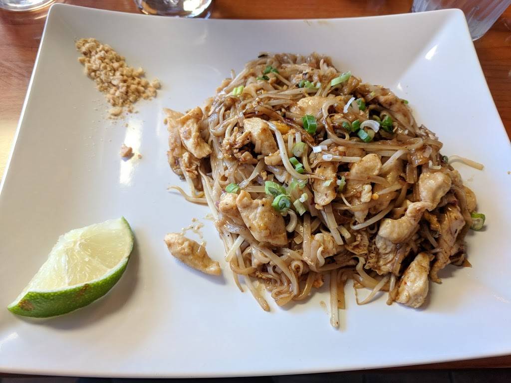 Noom Thai Bistro | restaurant | 8642 Baymeadows Rd, Jacksonville, FL 32256, USA | 9045008424 OR +1 904-500-8424