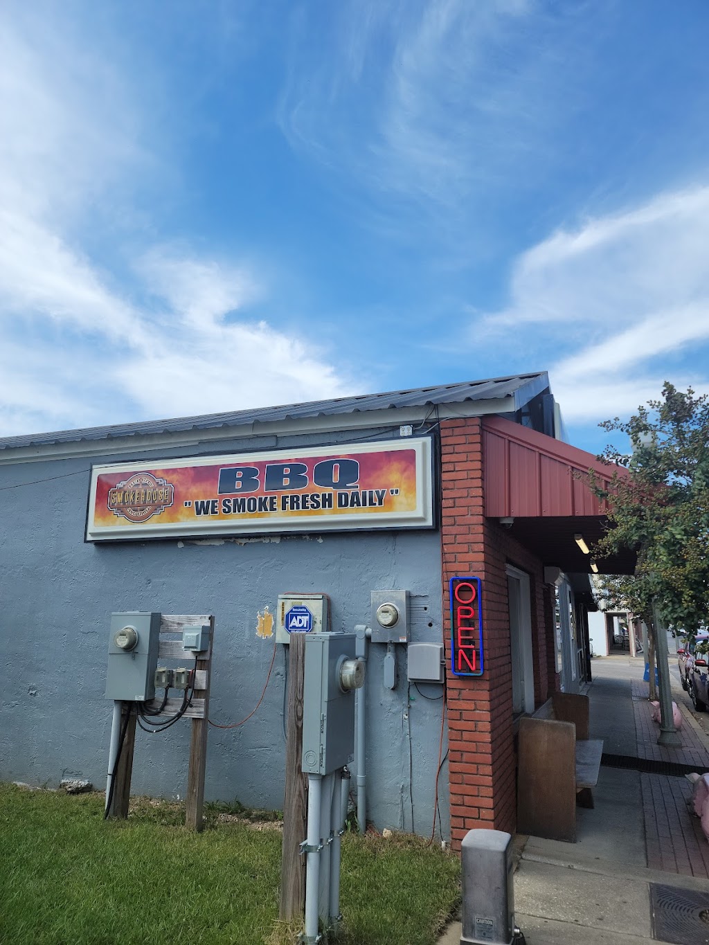 Hub City Smokehouse & Grill | restaurant | 168 S Main St, Crestview, FL 32536, USA | 8504237770 OR +1 850-423-7770