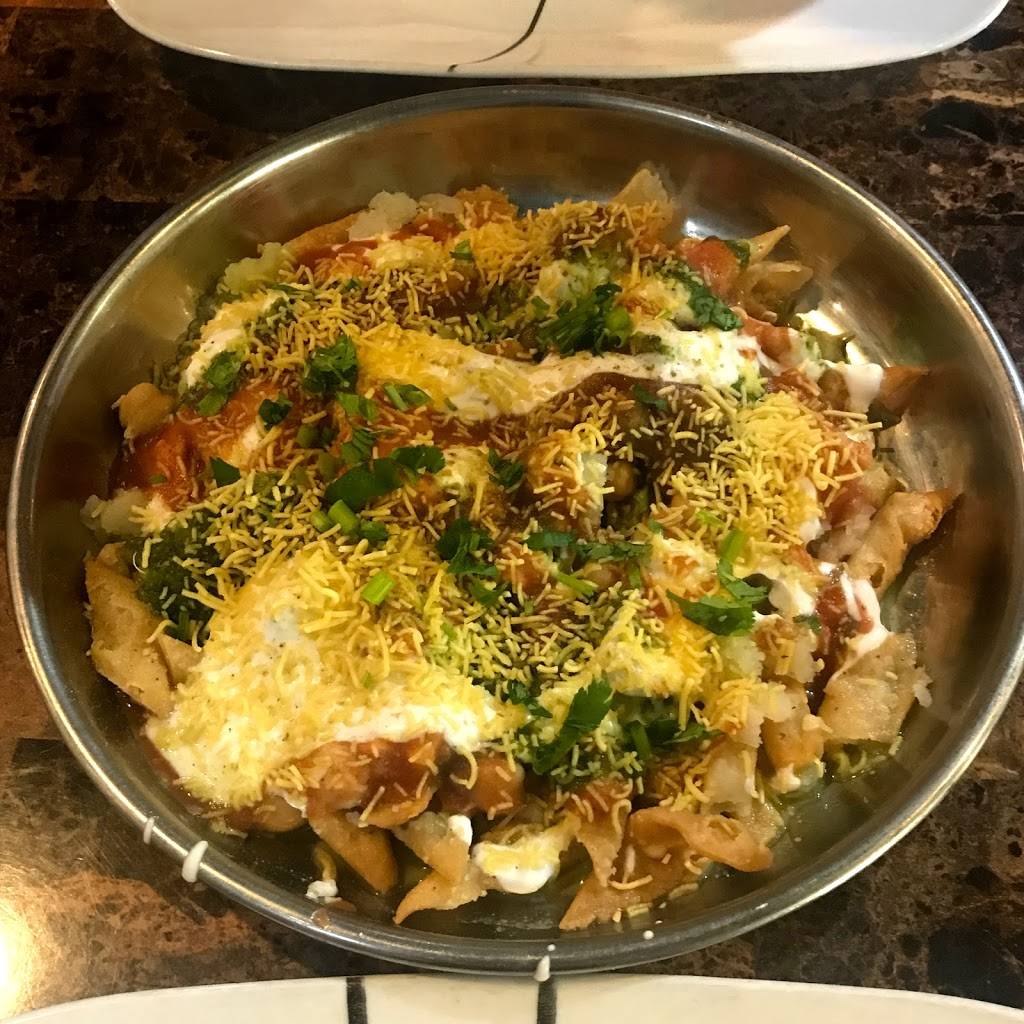 Uru-Swati | restaurant | 2629 W Devon Ave, Chicago, IL 60659, USA | 7733811010 OR +1 773-381-1010