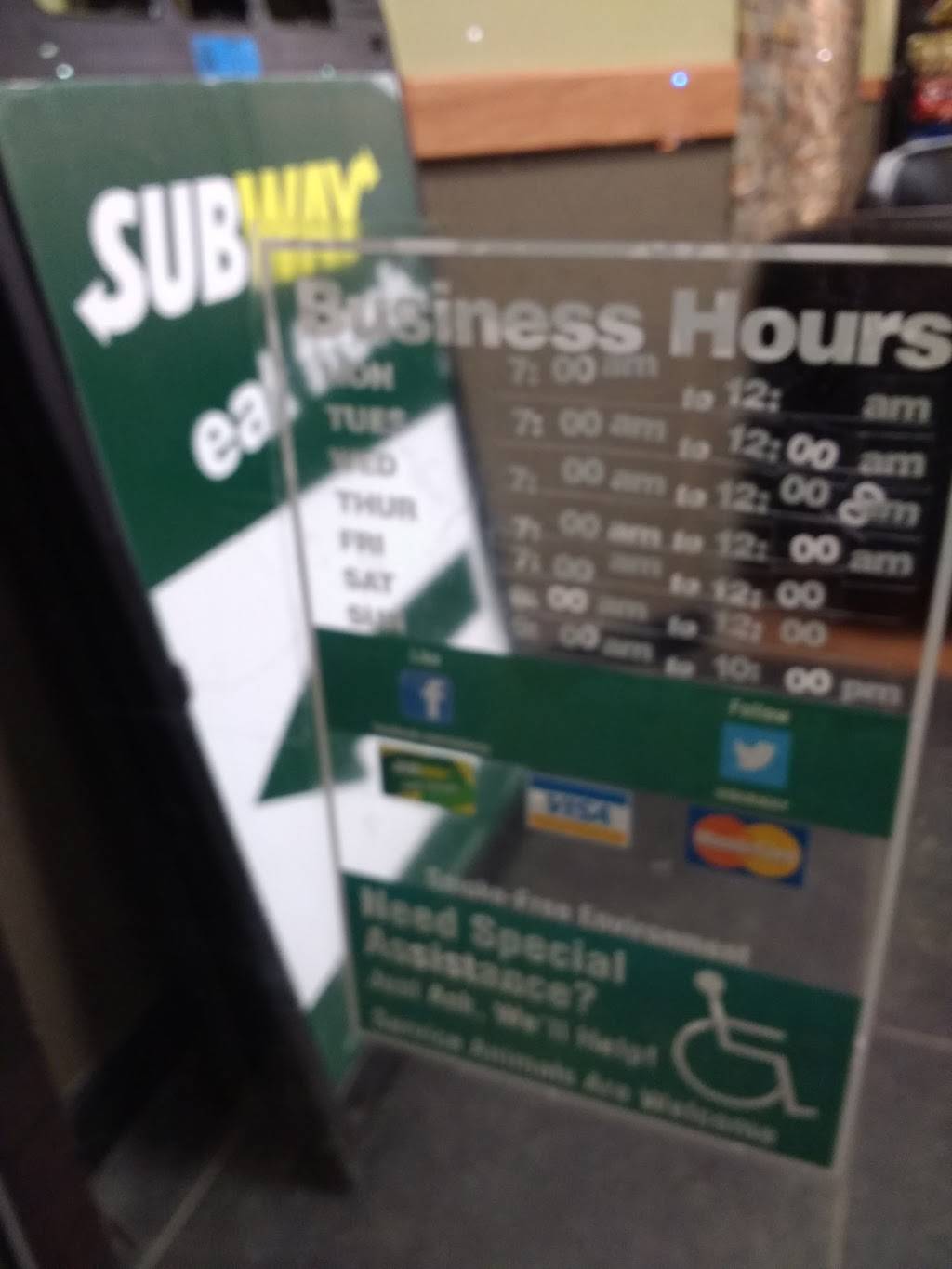 Subway Restaurants | restaurant | 72 Main St, Durham, NH 03824, USA | 6033975355 OR +1 603-397-5355