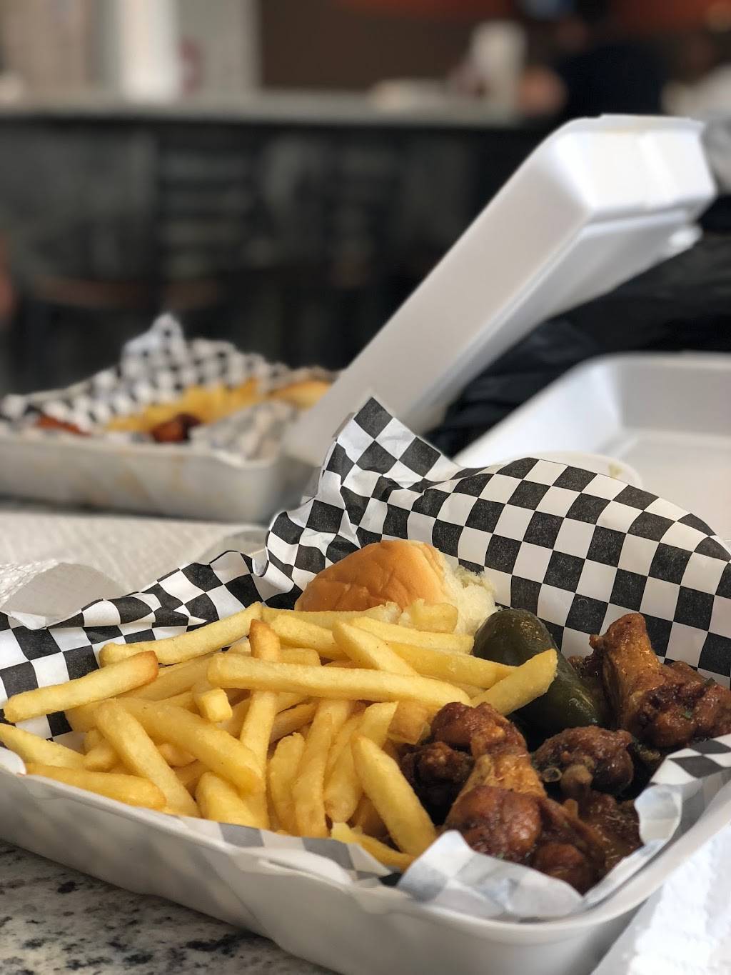 Dream Wings | restaurant | 3425 Ella Blvd, Houston, TX 77018, USA | 7136405705 OR +1 713-640-5705