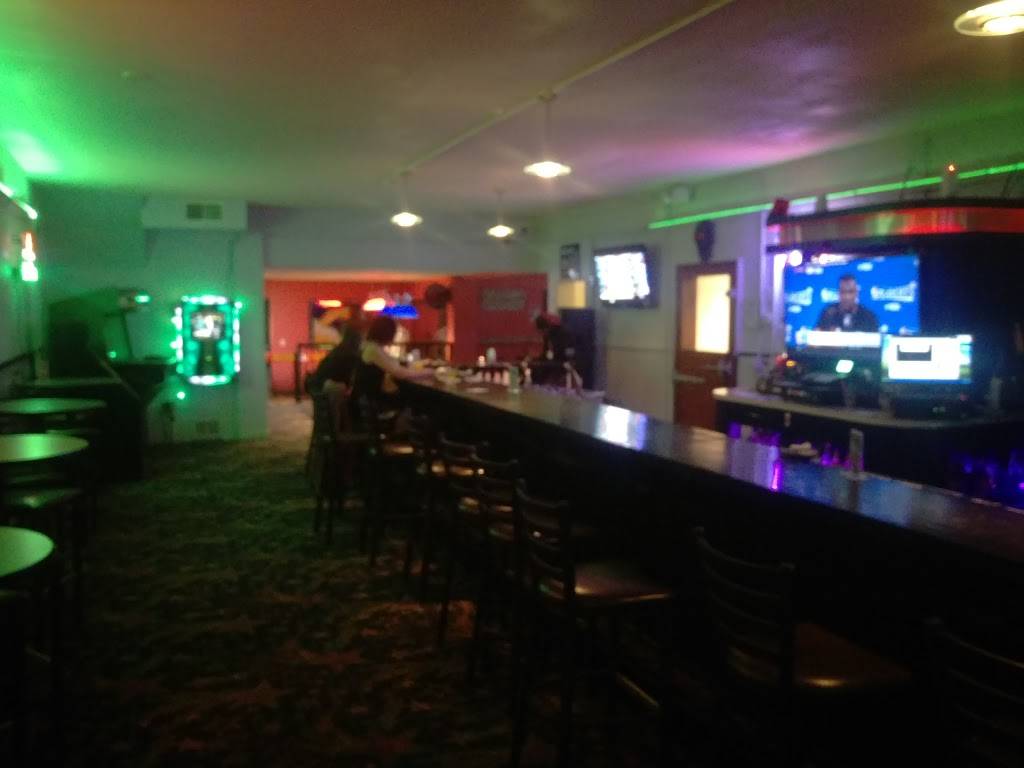Spot Sports Bar & Grill | restaurant | 500 N Central Ave, Marshfield, WI 54449, USA | 7153847822 OR +1 715-384-7822