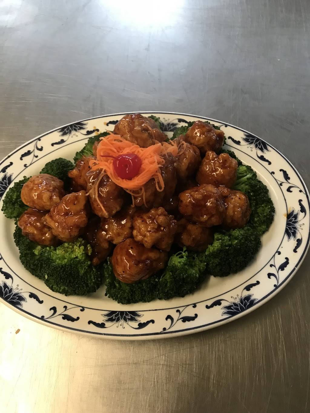 Lucky Dragon | restaurant | 48 Main St, Ashland, NH 03217, United States | 6039682289 OR +1 603-968-2289