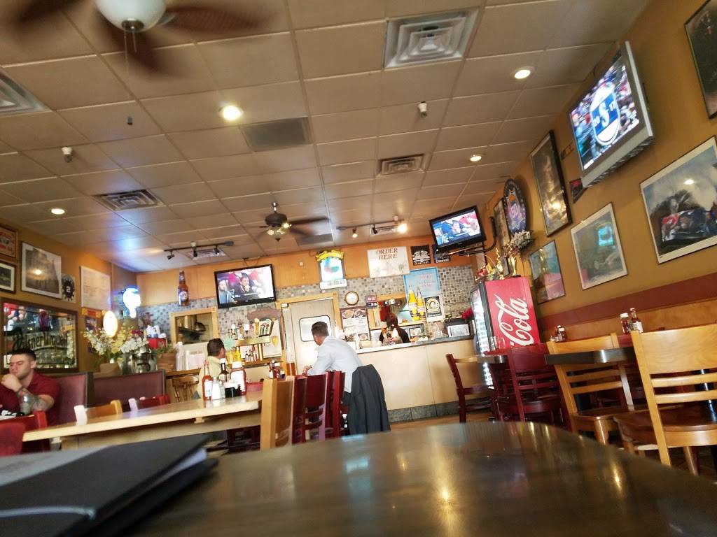 Chili Coast Burgers | restaurant | 1330 E Vista Way #1, Vista, CA 92084, USA | 7607261187 OR +1 760-726-1187