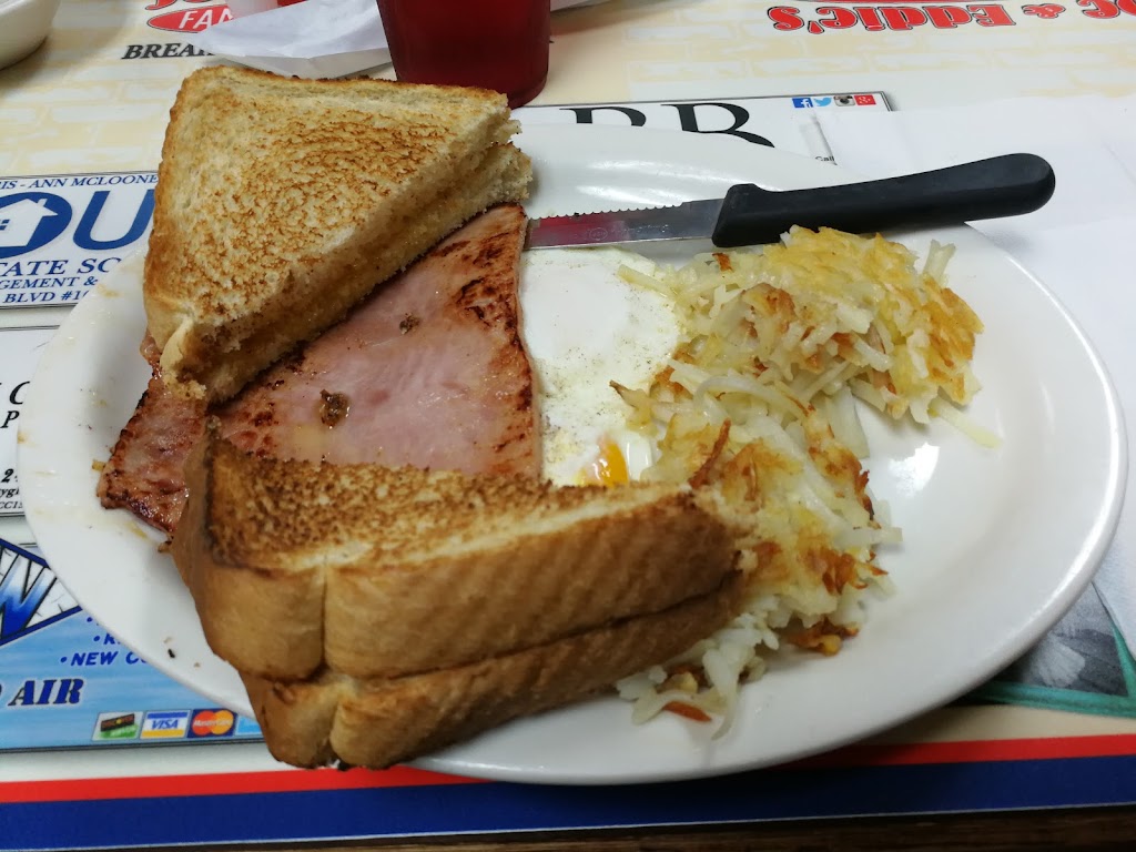 Joe & Eddies Family Restaurant | restaurant | 400 Eglin Pkwy NE, Fort Walton Beach, FL 32547, USA | 8502430733 OR +1 850-243-0733