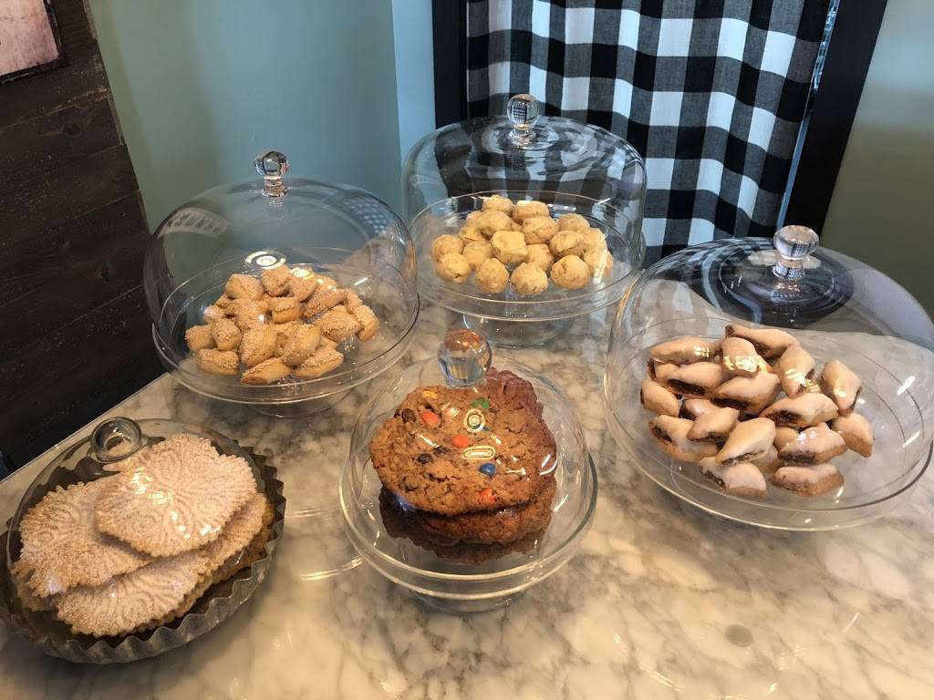 The Farfalle Bistro and Farfalle Dollies Catering and Confection | restaurant | 318 SE Green St, Lees Summit, MO 64063, USA | 8162076129 OR +1 816-207-6129