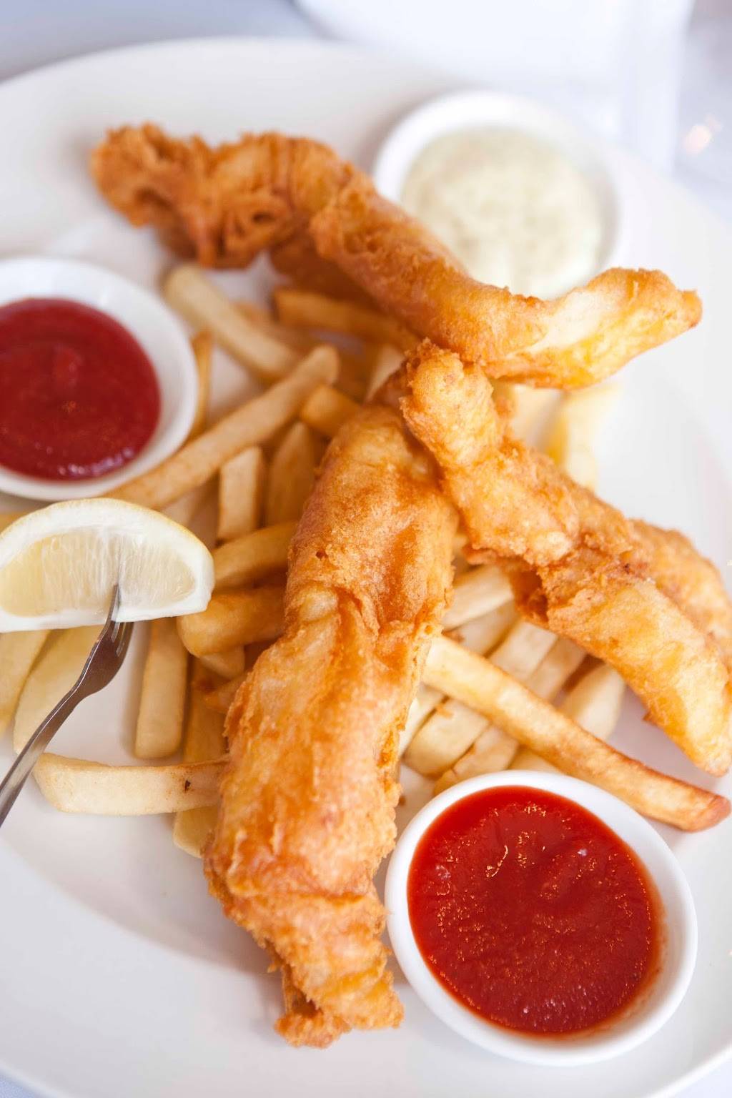 Swiss Louis Italian & Seafood Restaurant | restaurant | Pier 39 204 Concourse, San Francisco, CA 94133, USA | 4154212913 OR +1 415-421-2913