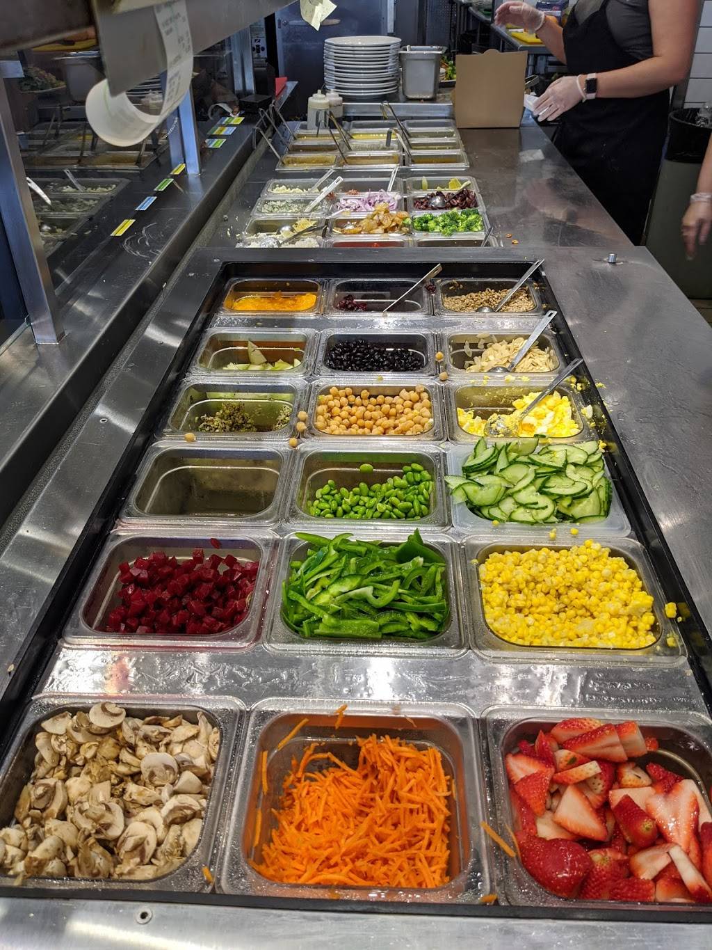 Greens & Grille | restaurant | 4104 Millenia Blvd #114, Orlando, FL 32839, USA | 4077701407 OR +1 407-770-1407