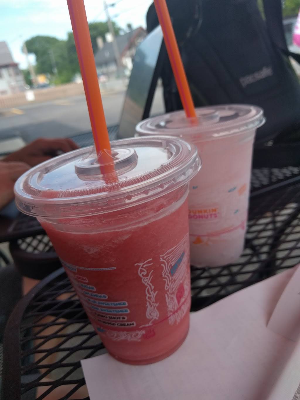 Dunkin | bakery | 632 Main St, Rockland, ME 04841, USA | 2075947756 OR +1 207-594-7756