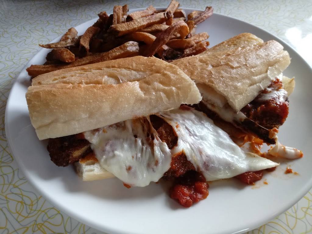 DAgostinos Pizza and Pub Wrigleyville | restaurant | 1351 W Addison St, Chicago, IL 60613, USA | 7734771822 OR +1 773-477-1822