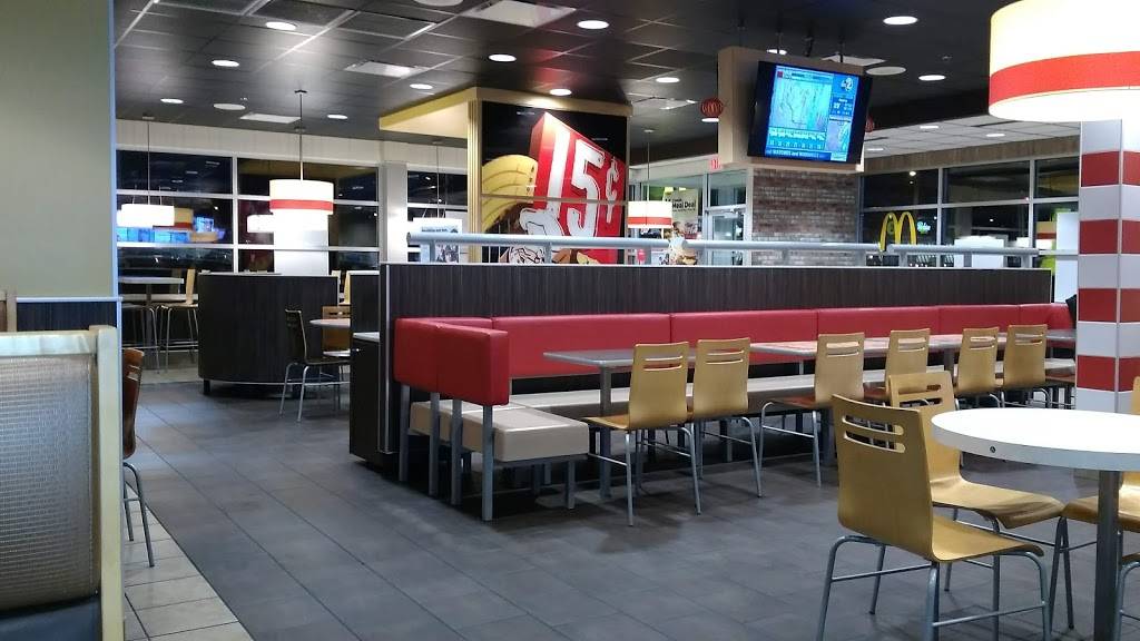 McDonalds | cafe | 1587 Shawano Ave, Green Bay, WI 54303, USA | 9204944472 OR +1 920-494-4472