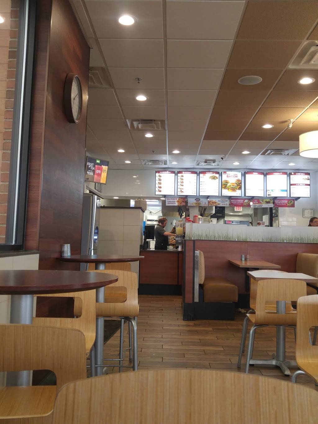 Wendys | restaurant | 1801 N Broadway St, Greensburg, IN 47240, USA | 8126626548 OR +1 812-662-6548