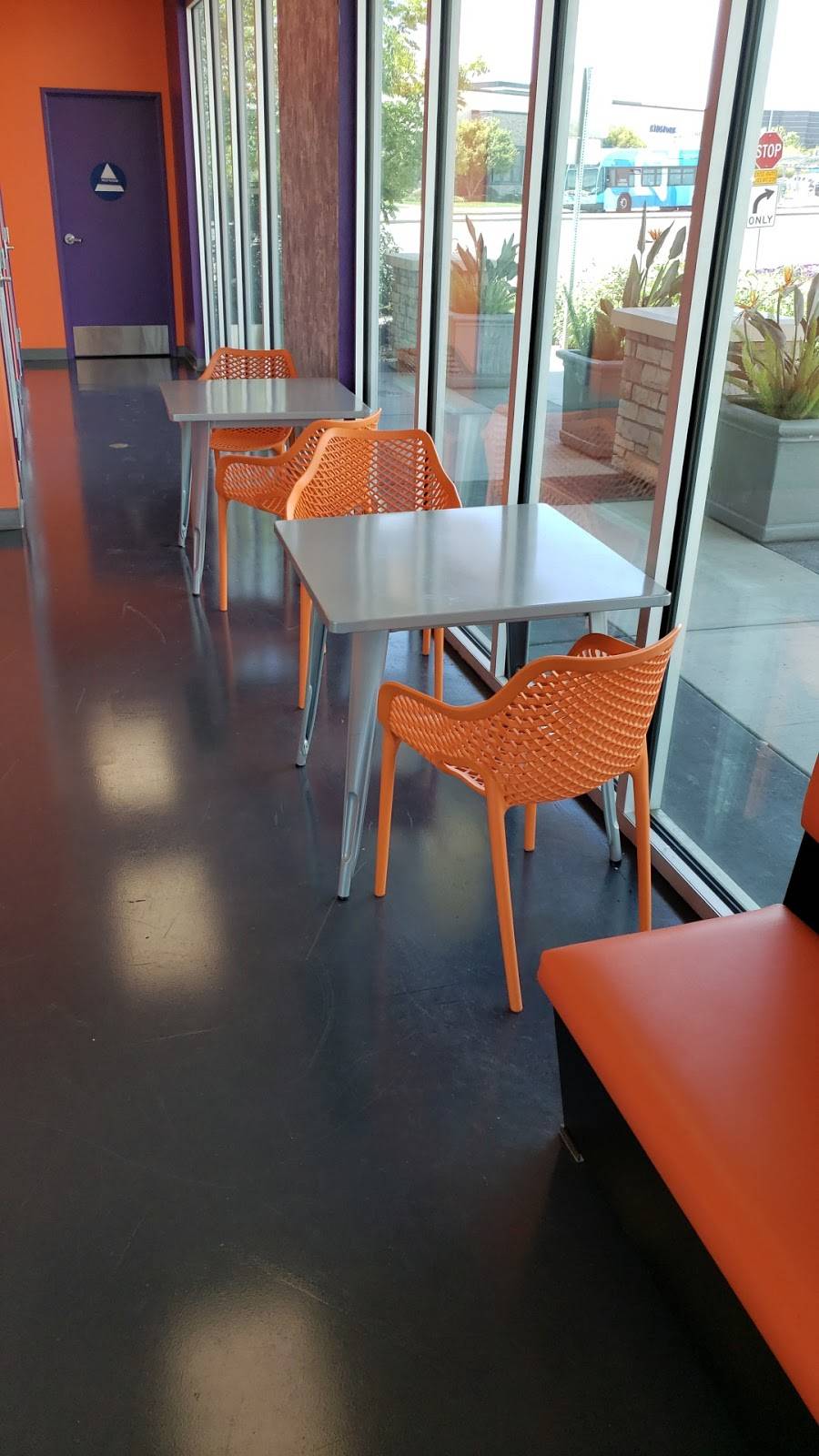 Raw Earth Juicery | restaurant | 8398 N Fresno St, Fresno, CA 93720, USA | 5595588133 OR +1 559-558-8133