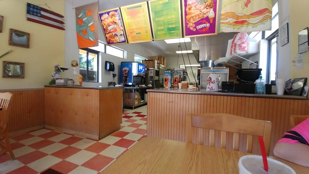 Chompers Diner | restaurant | 17951 US-19, Fanning Springs, FL 32693, USA | 3524638383 OR +1 352-463-8383