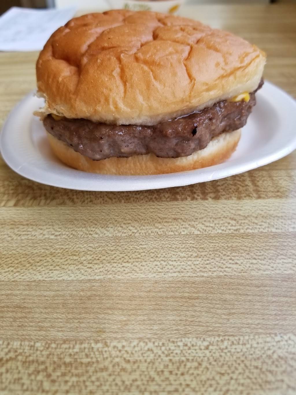 Dairy Dipper | restaurant | 301 E Broadway, Astoria, IL 61501, USA | 3093292622 OR +1 309-329-2622