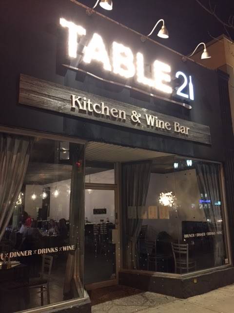 Table 21 Kitchen & Wine Bar | restaurant | 2956 Bloor St W, Etobicoke, ON M8X 1B7, Canada | 4162362867 OR +1 416-236-2867