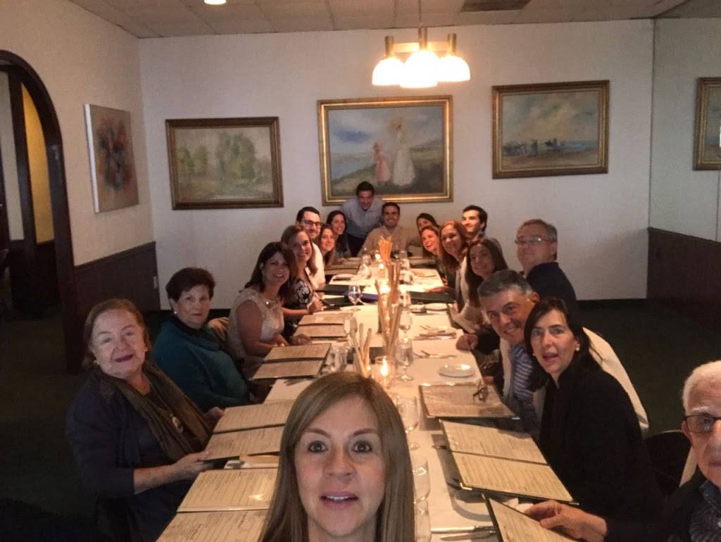 DeCarlos Restaurant | restaurant | 4822 Yuma St NW, Washington, DC 20016, USA | 2023634220 OR +1 202-363-4220