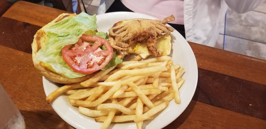 Lowerys Seafood Restaurant | restaurant | 528 N Church Ln, Tappahannock, VA 22560, USA | 8044432800 OR +1 804-443-2800