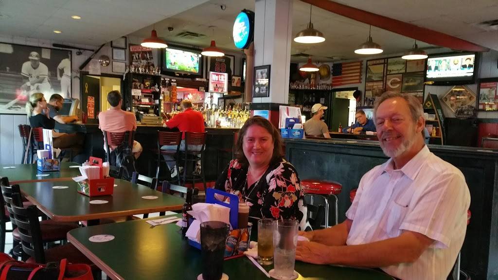 Crosleys Bar and Grill | restaurant | 4901 Vine St # 3, Cincinnati, OH 45217, USA | 5132423311 OR +1 513-242-3311