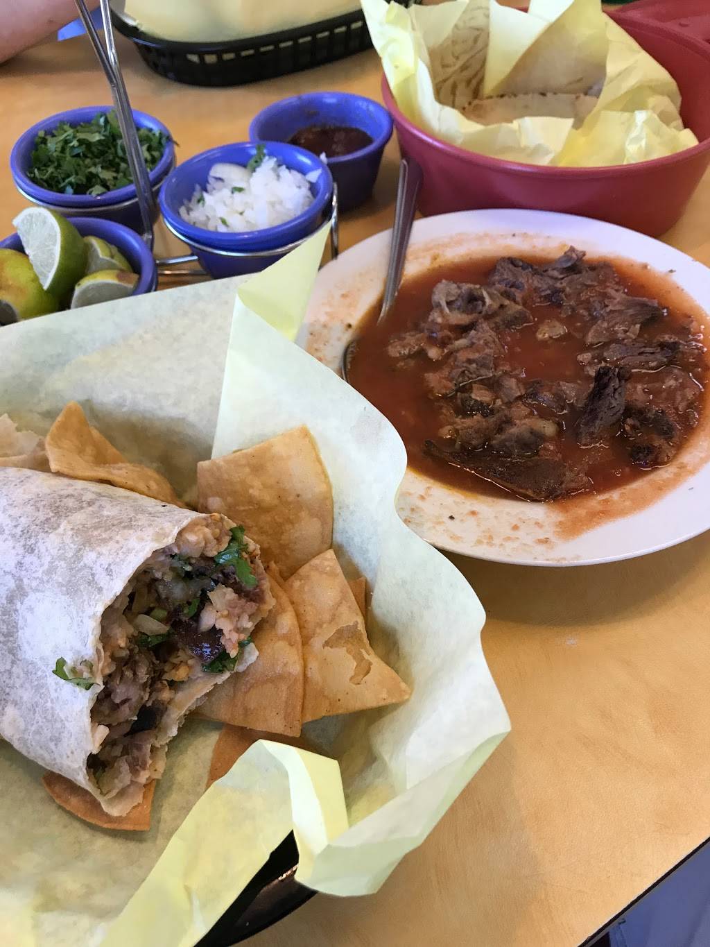 Birrieria Tlaquepaque | restaurant | 10904 Rush St, South El Monte, CA 91733, USA | 6262799191 OR +1 626-279-9191