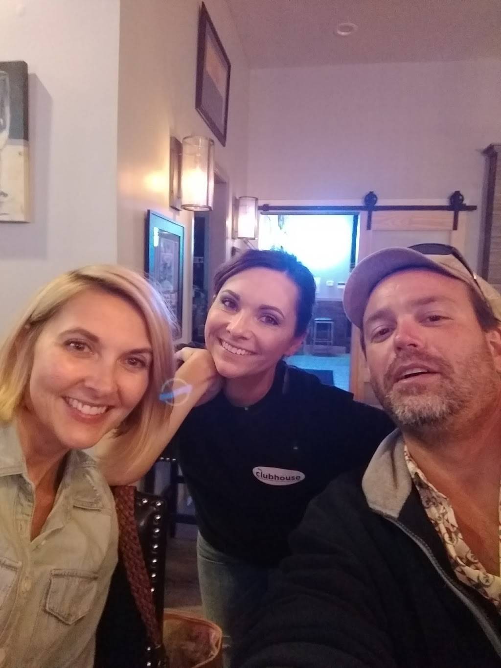 Tommy Bs Clubhouse | restaurant | 210 Aberdeen Dr suite b, Valparaiso, IN 46385, USA | 2192998936 OR +1 219-299-8936