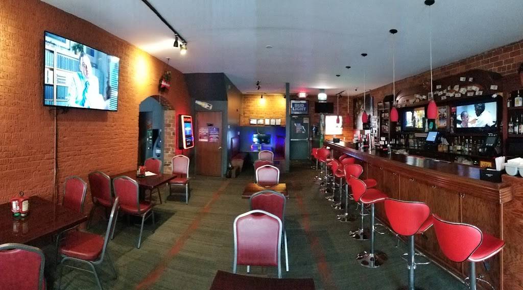 The Req Room | restaurant | 9625 Lackland Rd, Overland, MO 63114, USA | 3144554441 OR +1 314-455-4441