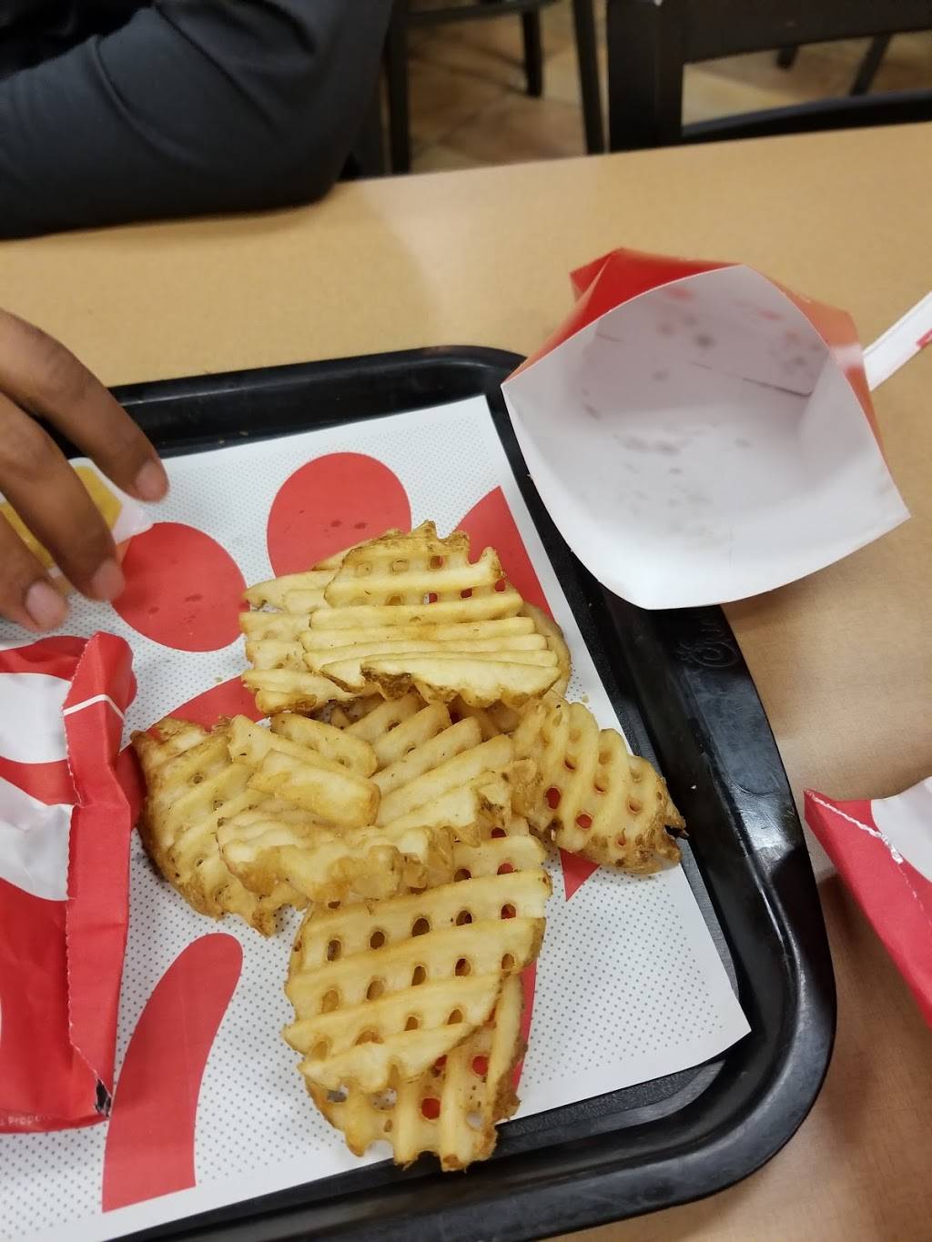 Chick-fil-A | restaurant | 511 W McGalliard Rd, Muncie, IN 47303, USA | 7657474000 OR +1 765-747-4000