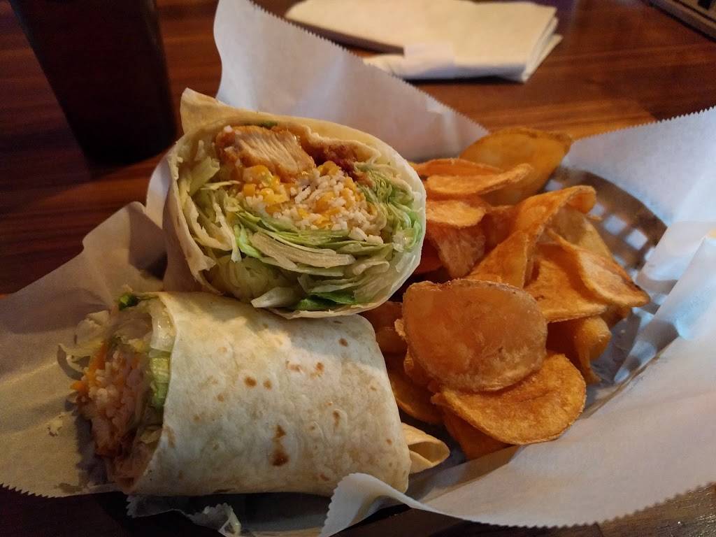 The Pump House Bar & Grill | restaurant | 1523 E Edwardsville Rd, Wood River, IL 62095, USA | 6182162404 OR +1 618-216-2404