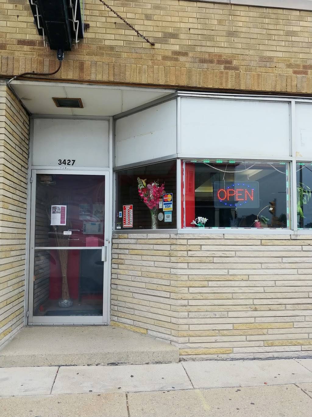 Bamboo Restaurant | restaurant | 3427 W National Ave, Milwaukee, WI 53215, USA | 4143169023 OR +1 414-316-9023