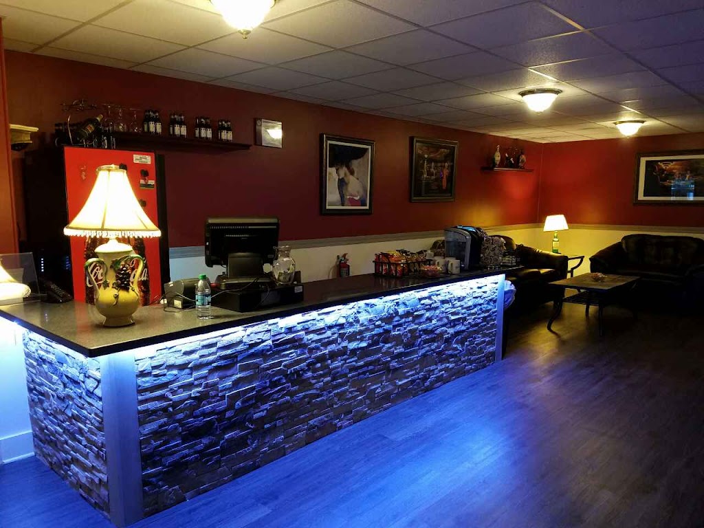 Pearls- Slots and Video Poker | restaurant | 2125 E Pershing Rd, Decatur, IL 62526, USA | 2173309401 OR +1 217-330-9401