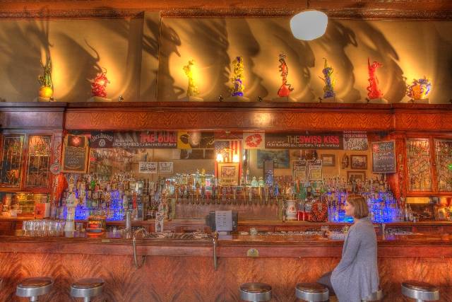 The Swiss Restaurant & Pub | restaurant | 1904 Jefferson Ave, Tacoma, WA 98402, USA | 2535722821 OR +1 253-572-2821