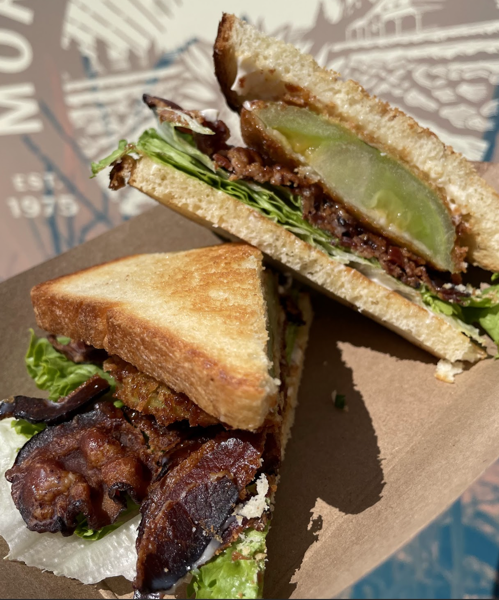 The Moglo Food Truck | restaurant | 120 Meshacket Rd, Edgartown, MA 02539, USA | 5086279003 OR +1 508-627-9003