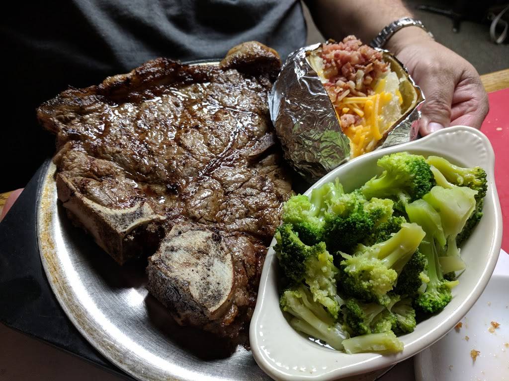 Dans Steak House | restaurant | 8512 US-211, Luray, VA 22835, USA | 5407436285 OR +1 540-743-6285