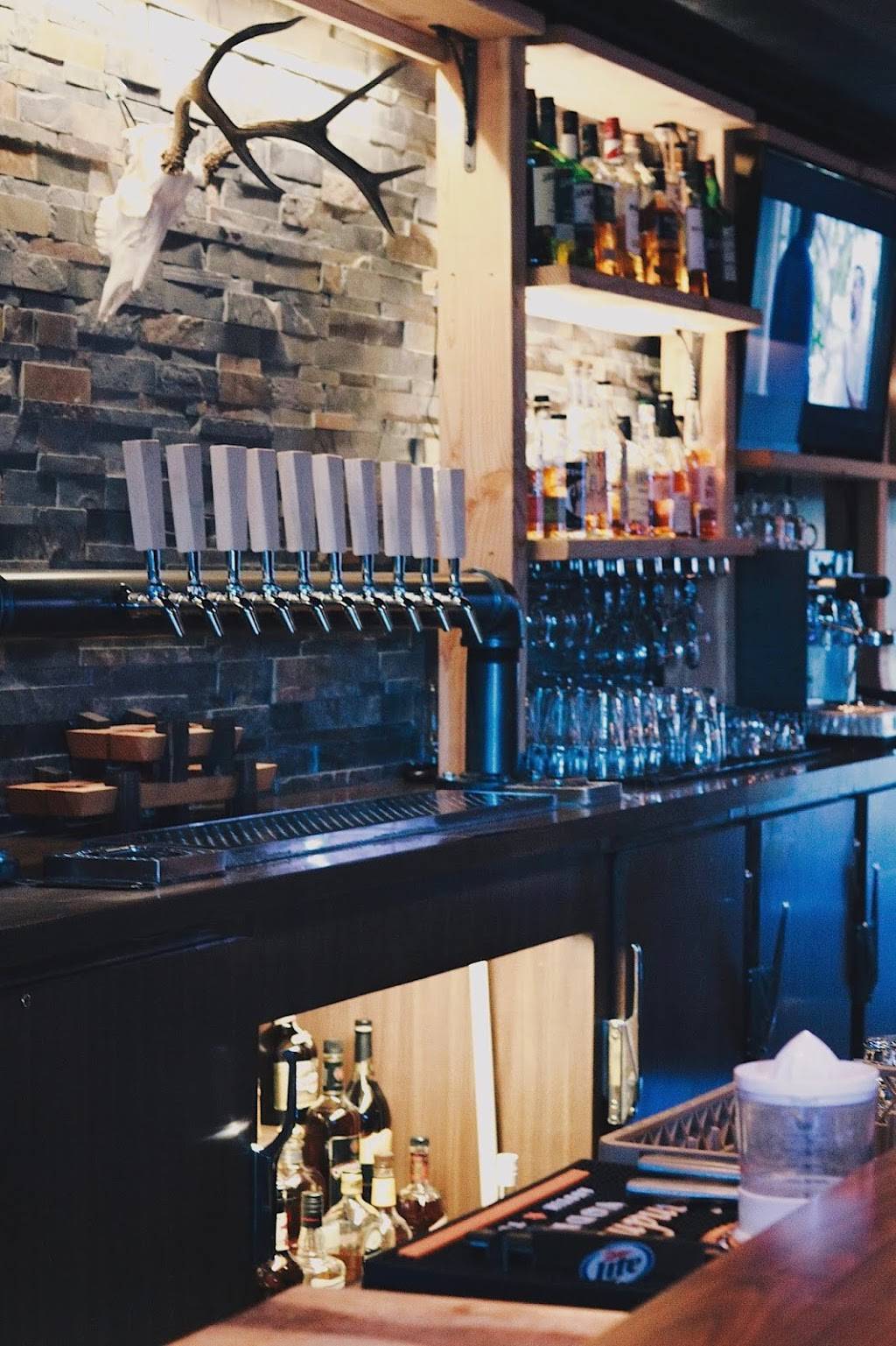 Huntsman Tavern | restaurant | 880 Holman Way, Sparks, NV 89431, USA | 7753569813 OR +1 775-356-9813