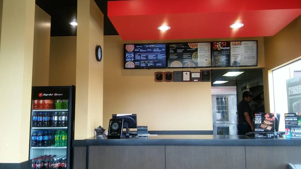 Pizza Hut | meal takeaway | 1517 SW 104th St, Seattle, WA 98146, USA | 2067646000 OR +1 206-764-6000