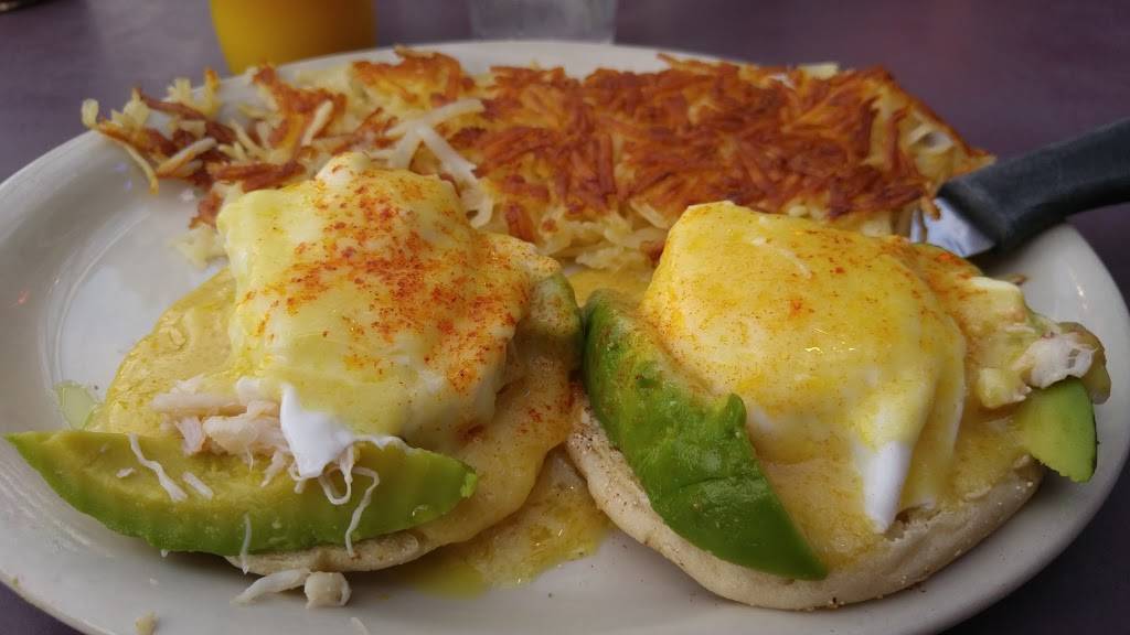 Ben Dews Clubhouse Grill | restaurant | 6501 6th Ave, Tacoma, WA 98406, USA | 2535644442 OR +1 253-564-4442