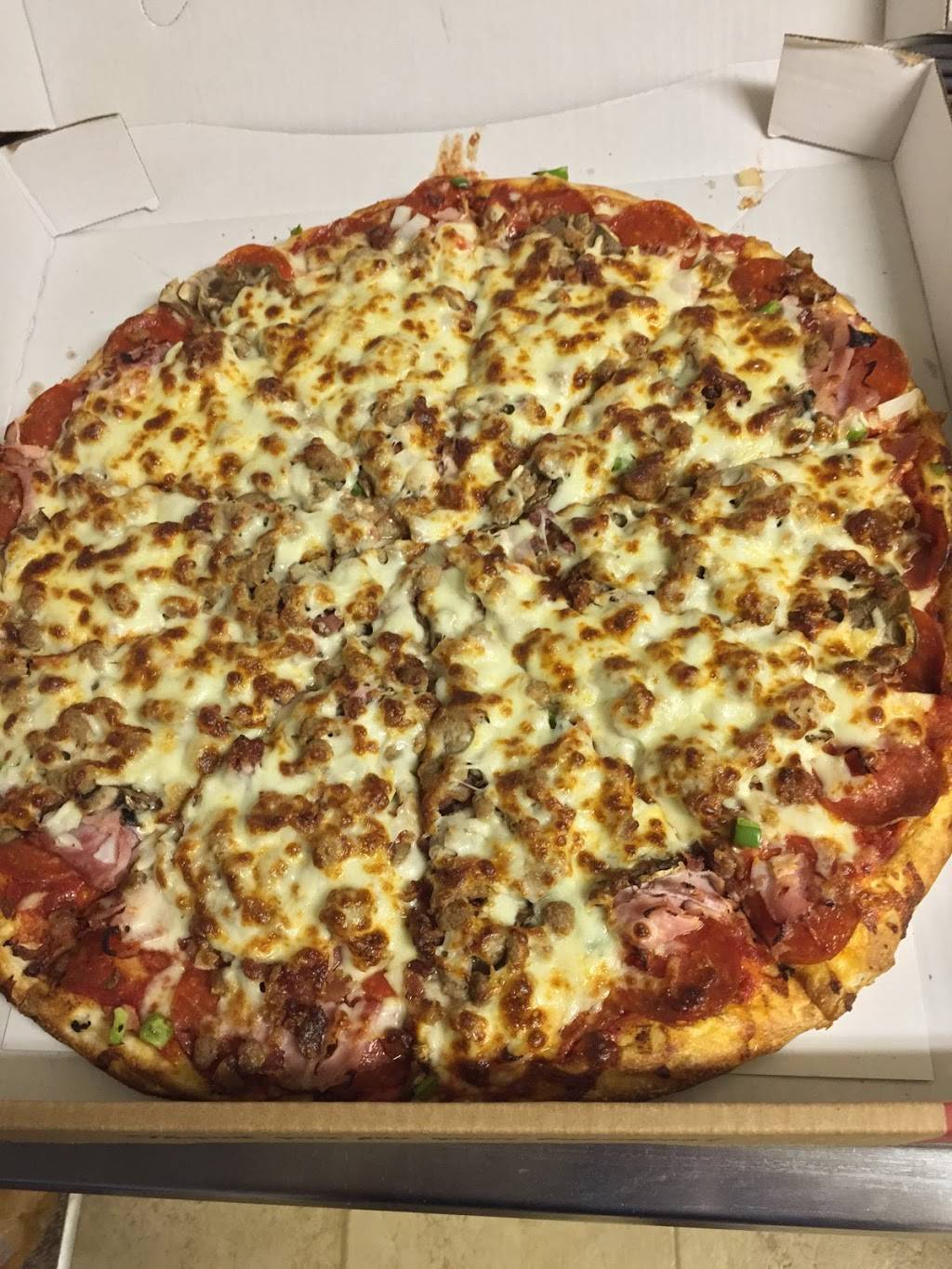 Palermo Pizza | restaurant | 4669 Alpine Ave NW, Comstock Park, MI 49321, USA | 6166472800 OR +1 616-647-2800