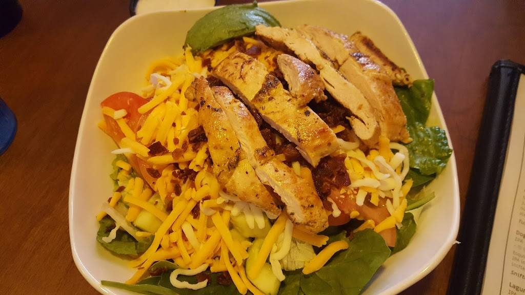 D.C. Cobbs | restaurant | 226 Main St, Woodstock, IL 60098, USA | 8152065580 OR +1 815-206-5580