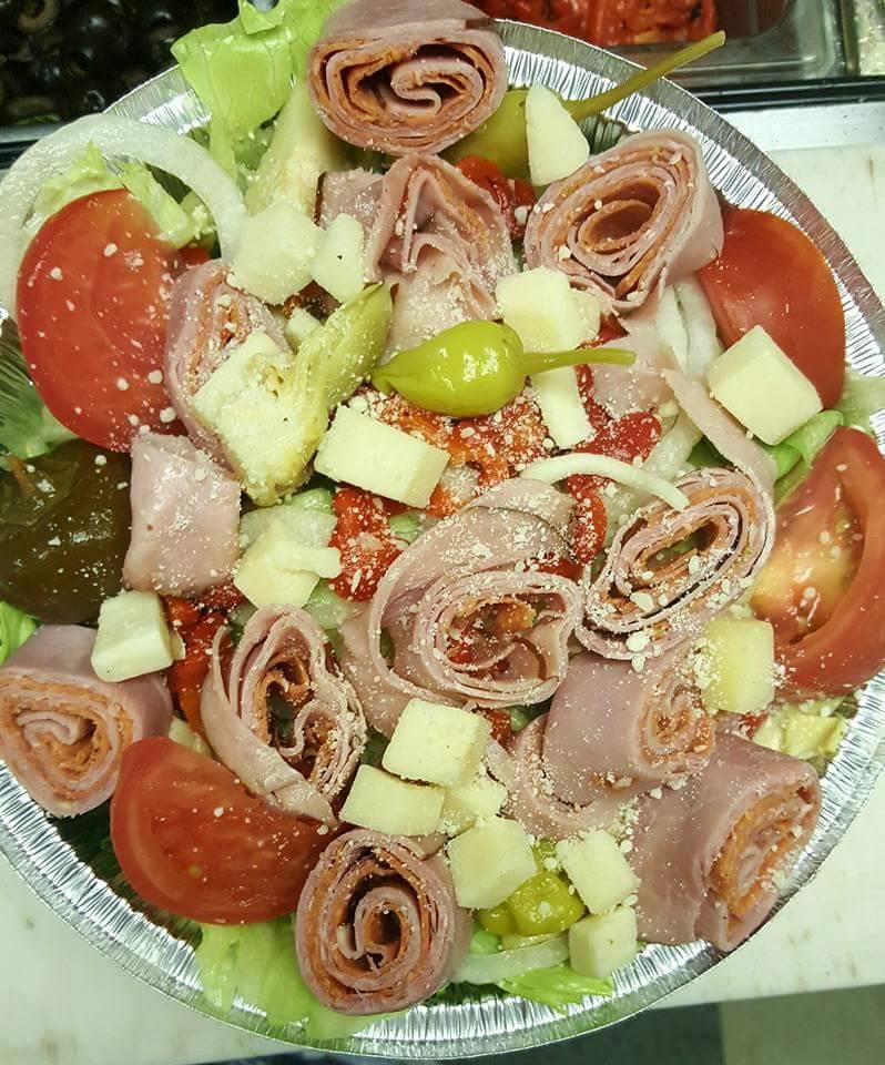 Chriss Pizzeria | restaurant | 786 Pawling Ave, Troy, NY 12180, USA | 5182836411 OR +1 518-283-6411